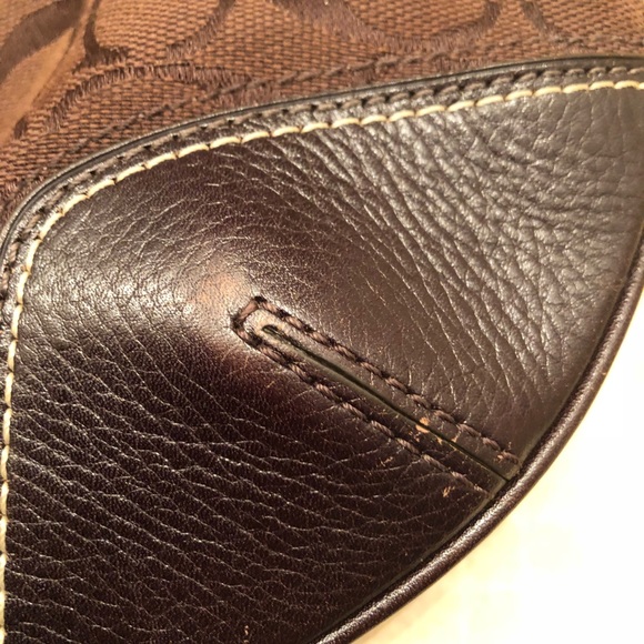 Women’s Coach shoulder purse - Picture 3 of 8